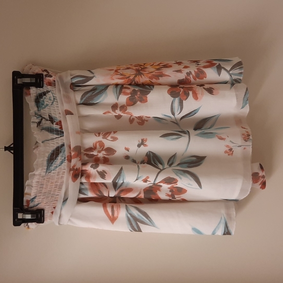 Tularosa Margaret Bandeau Top and Ida Skirt Set in Dahlia Floral - Picture 10 of 16